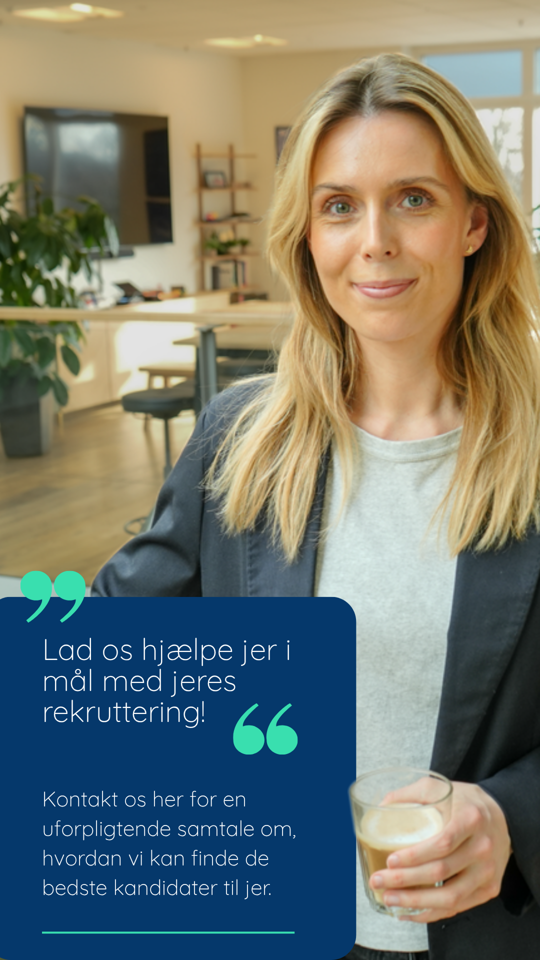 Et billede af Sofie fra jobdanmark med teksten om at du ka kontakte os og så finder vi din næste kandidat